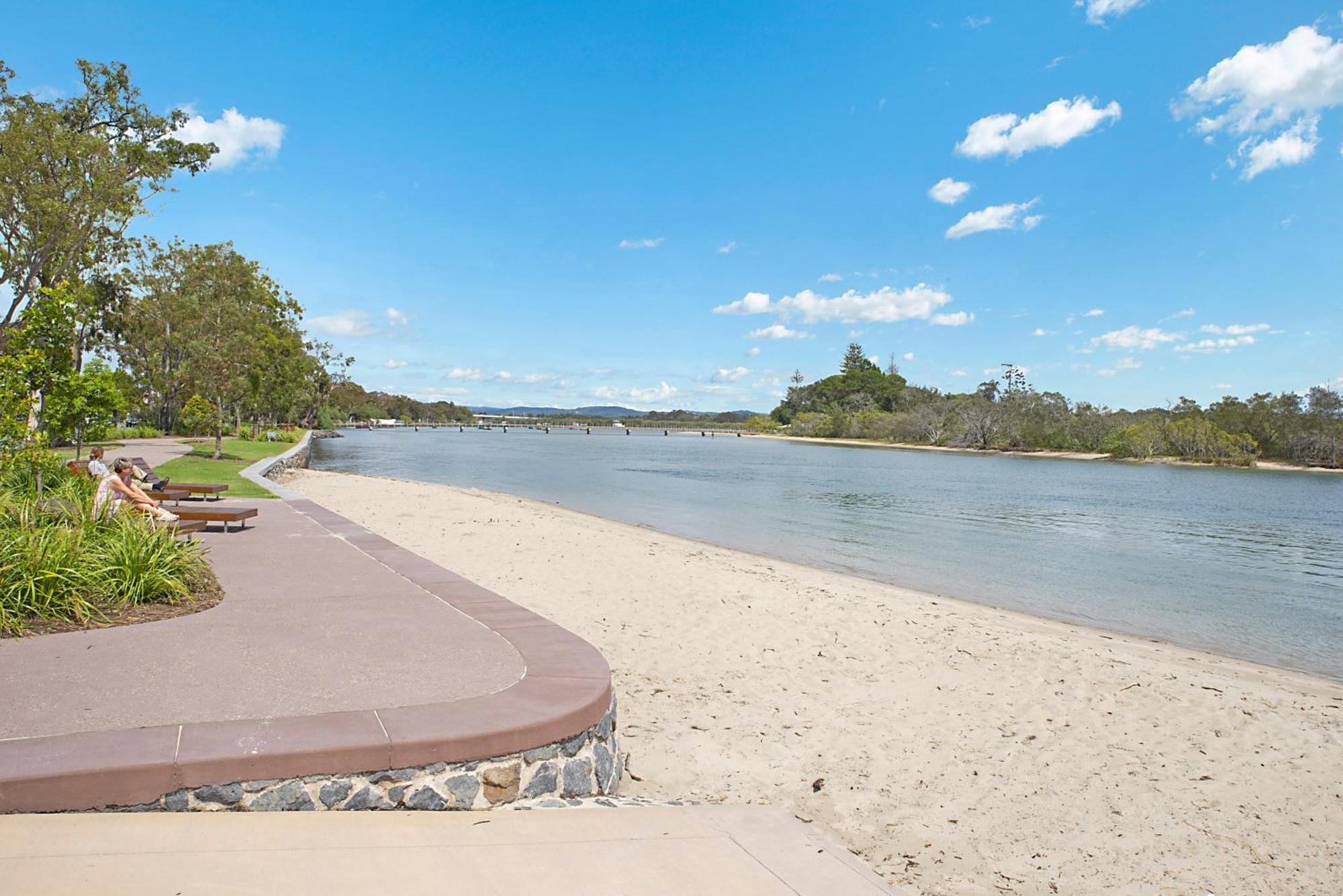 Comfortable & Convenient Coastal * Maroochydore