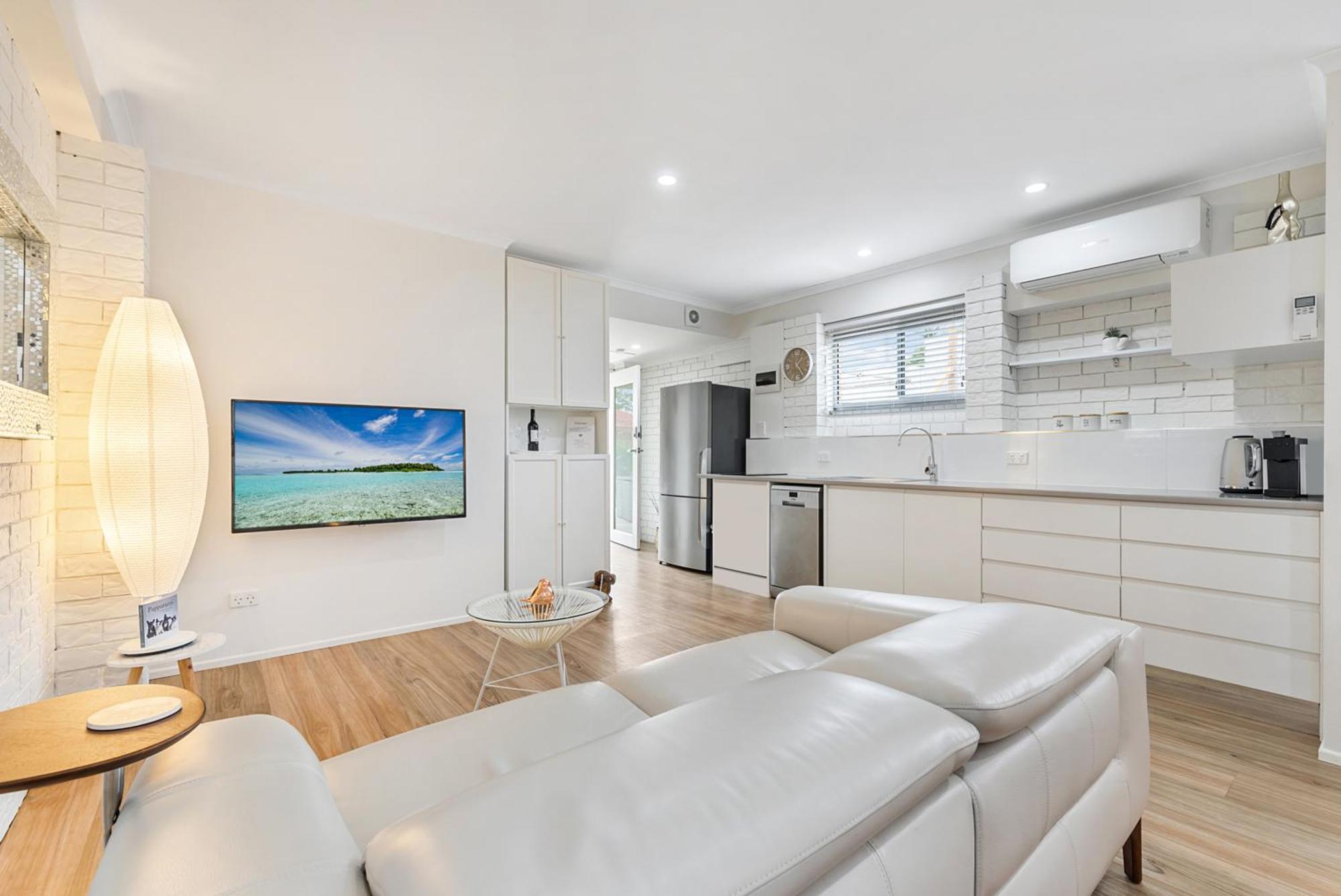 Comfortable & Convenient Coastal Apartment