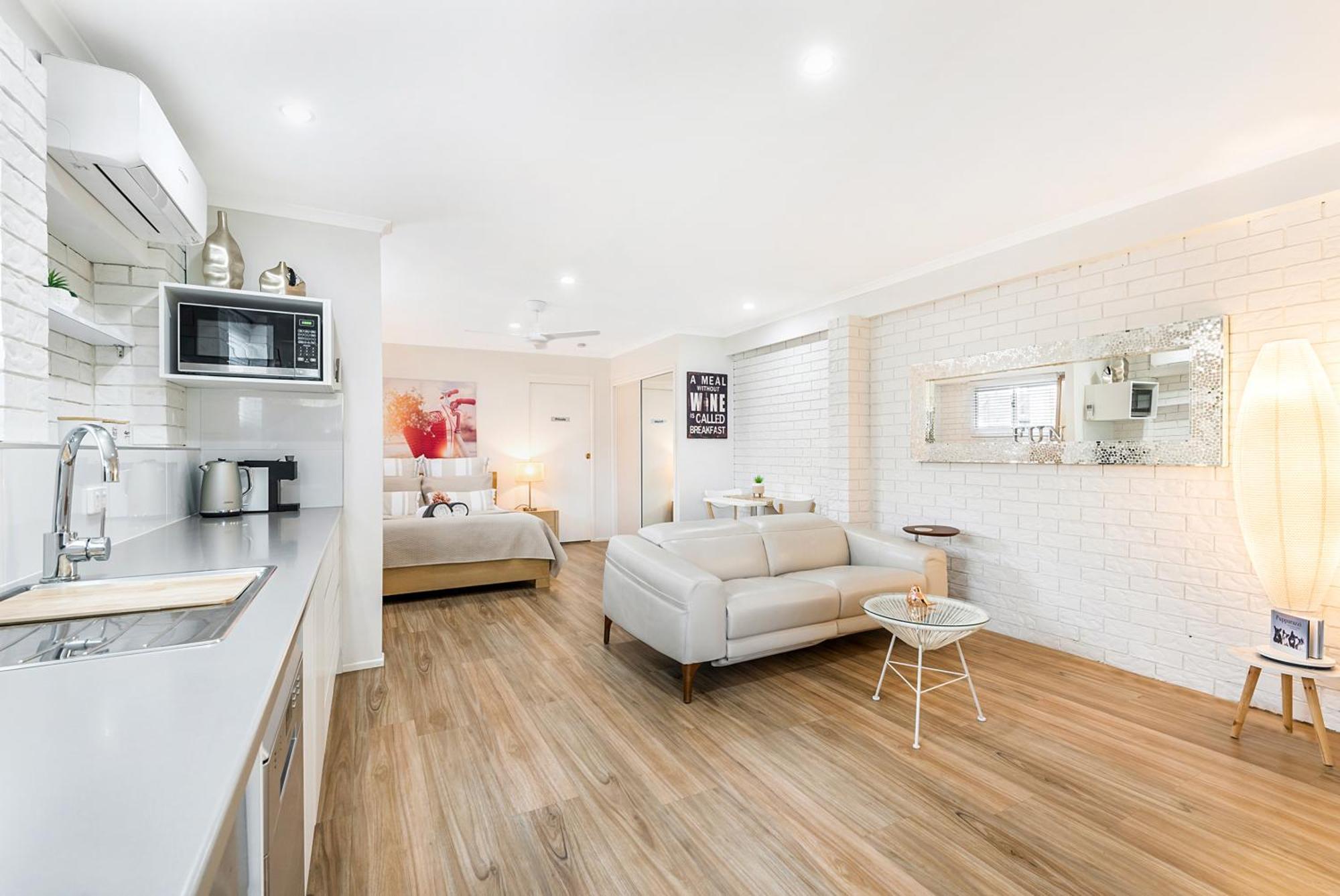 Comfortable & Convenient Coastal Apartment